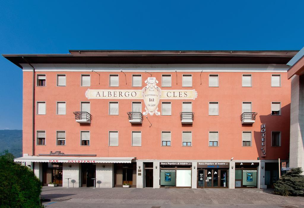 Hotel Cles Exterior photo